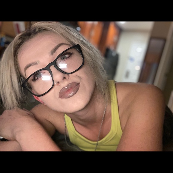 Meet your Posher, Ashleen - Picture 1 of 1